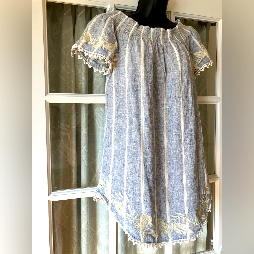 Merona size S Charming Blue and Cream Tunic Length Top Blouse - New Without Tag